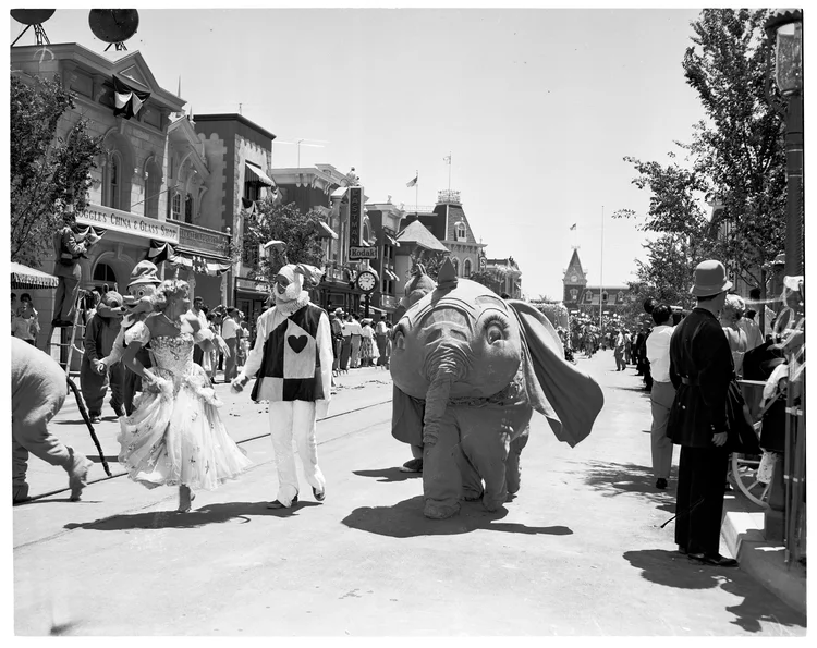 Disneyland: parque mudou nos últimos anos  (Los Angeles Examiner/USC Libraries/Corbis/Getty Images)