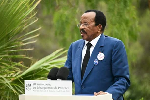 Imagem referente à matéria: Há 43 anos no poder, presidente mais velho do mundo anuncia candidatura para oitavo mandato