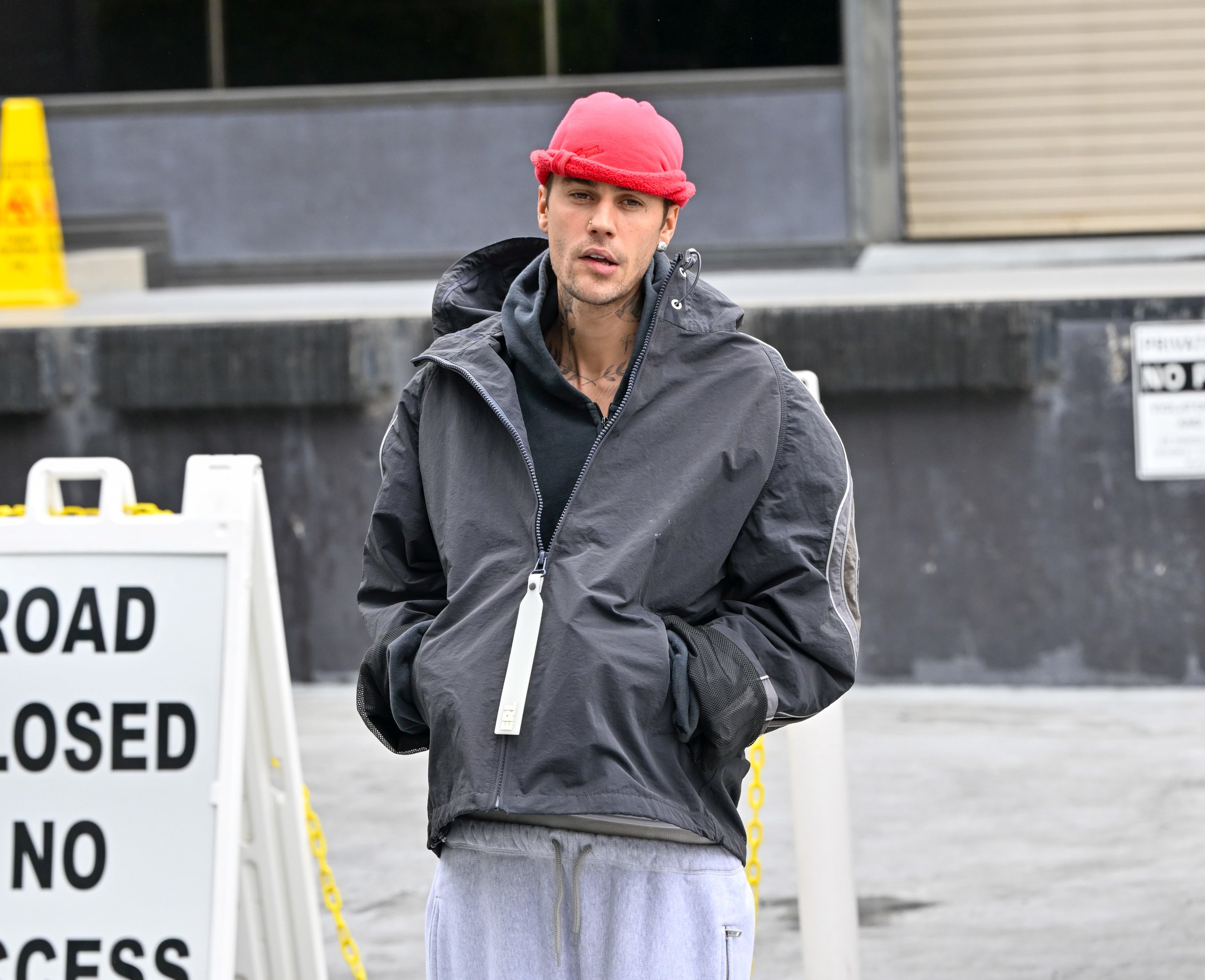 Justin Bieber anuncia novo álbum surpresa em meio à onda de polêmicas