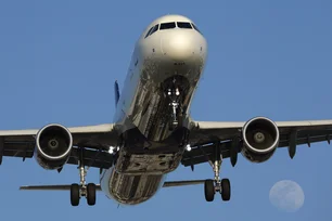 Imagem referente à matéria: Ataque cibernético provoca cancelamentos e atrasos no aeroporto de Heathrow, em Londres