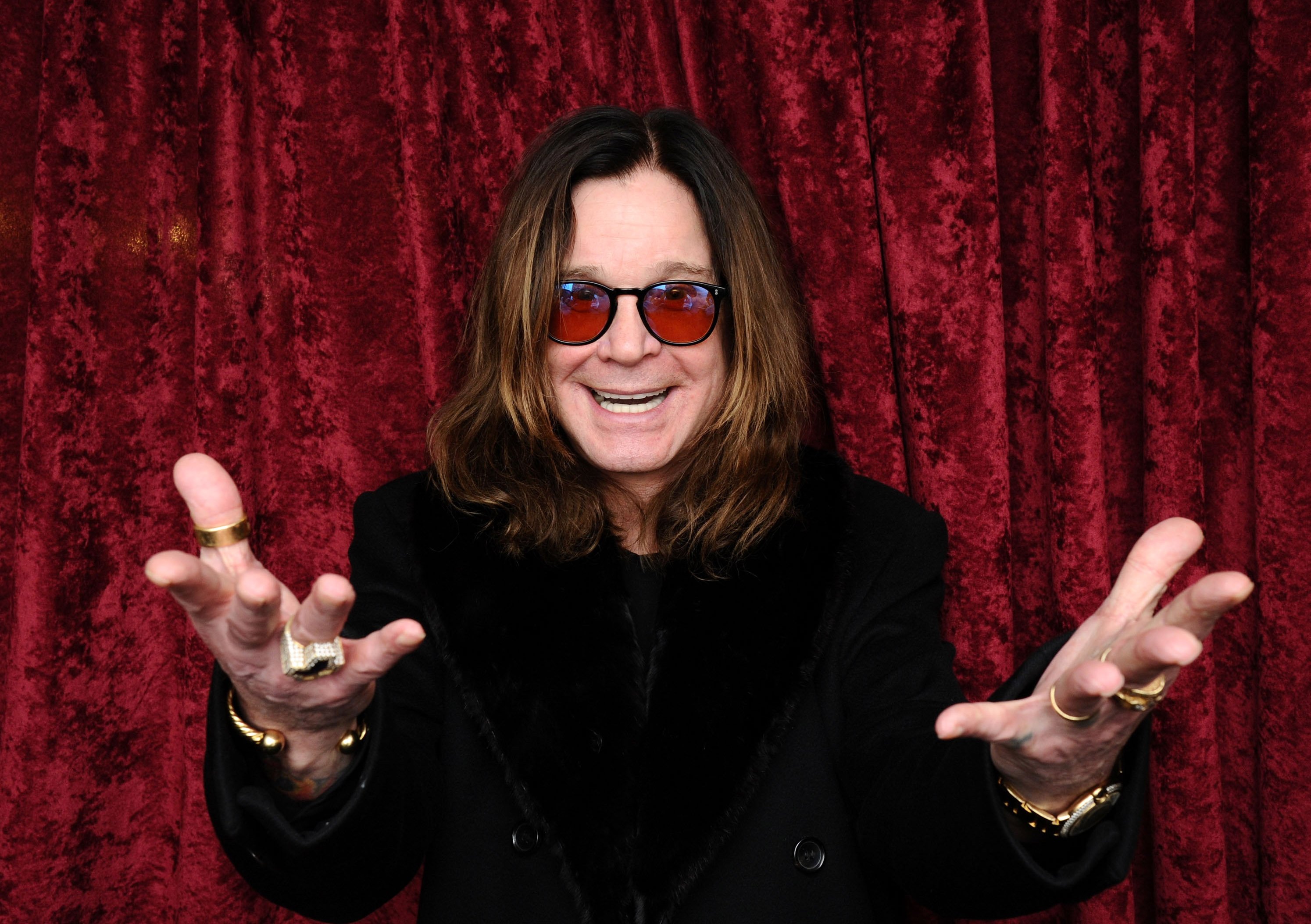 Itens de Ozzy Osbourne são leiloados após sua morte; saiba quanto custa