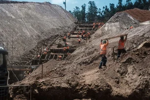 Com pouca exposição ao ouro, Vale não acompanha rali de mineradoras na bolsa