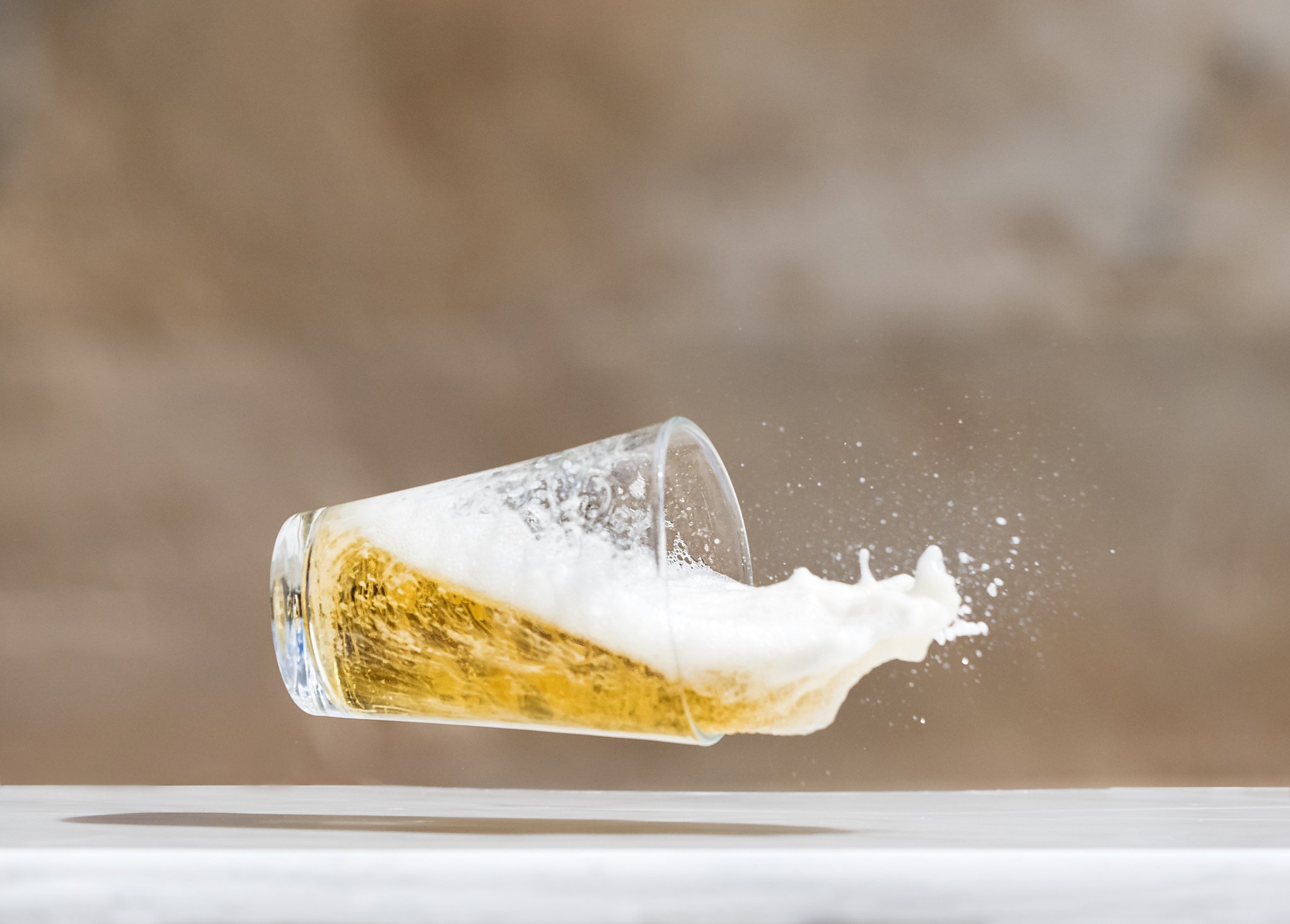Sem happy hour: bancos projetam segundo trimestre amargo para Ambev (ABEV3)