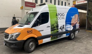 Van social do Carrefour leva apoio humanizado a pessoas em vulnerabilidade social