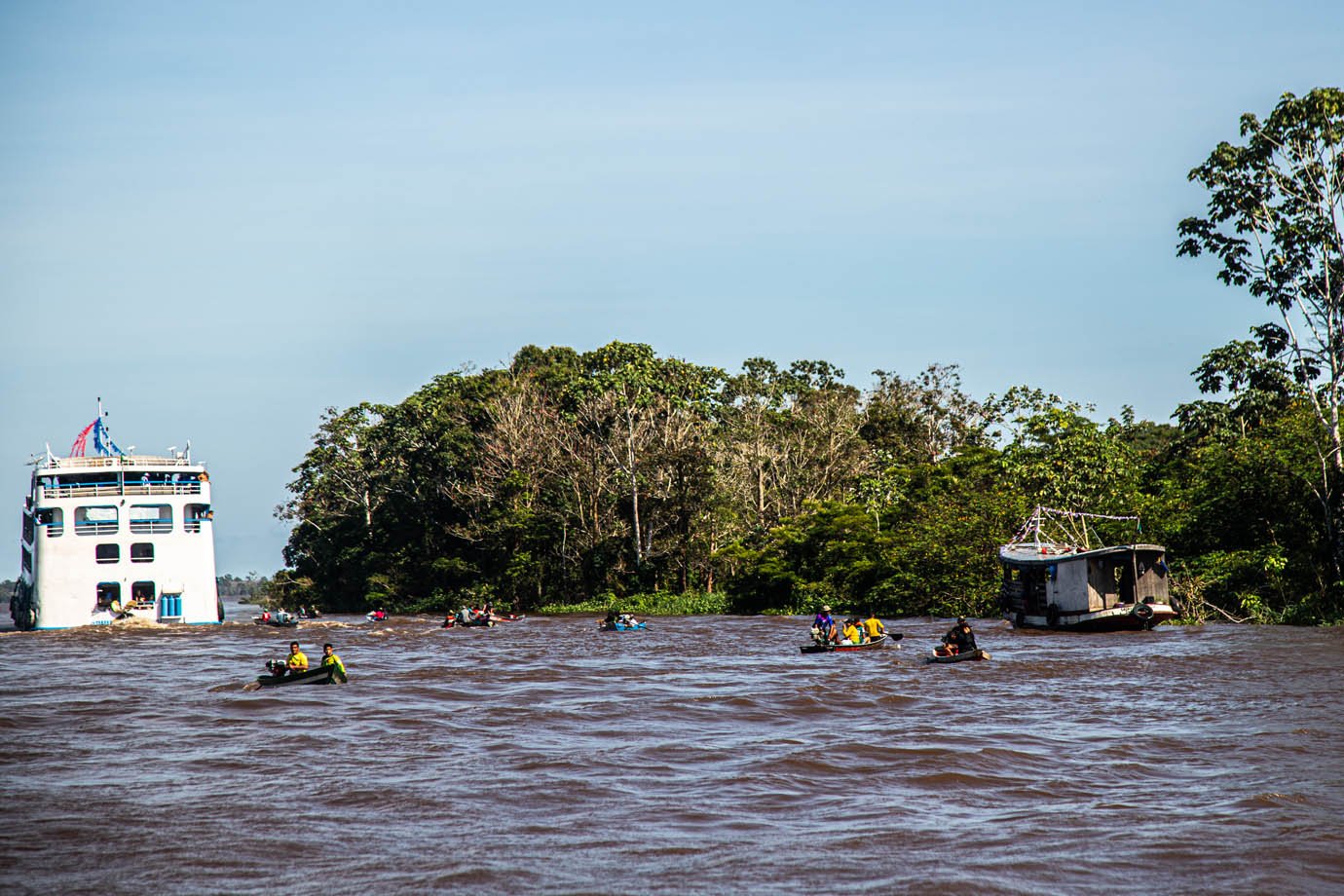 Rio Amazonas - ribeirinhas - ribeirinhos - moradia - casas palafitas - amazonia - 

Foto: Leandro Fonseca
Data: 02/07/2025