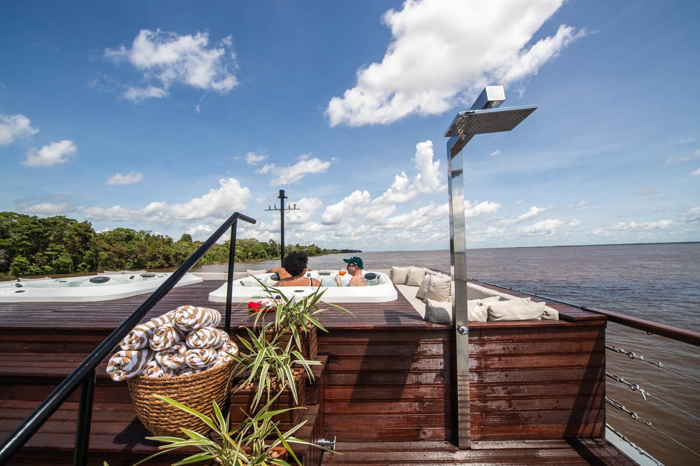 Galeria de fotos de Viajamos pela Amazônia num barco de R$ 8 mil a diária com academia e chef estrela Michelin