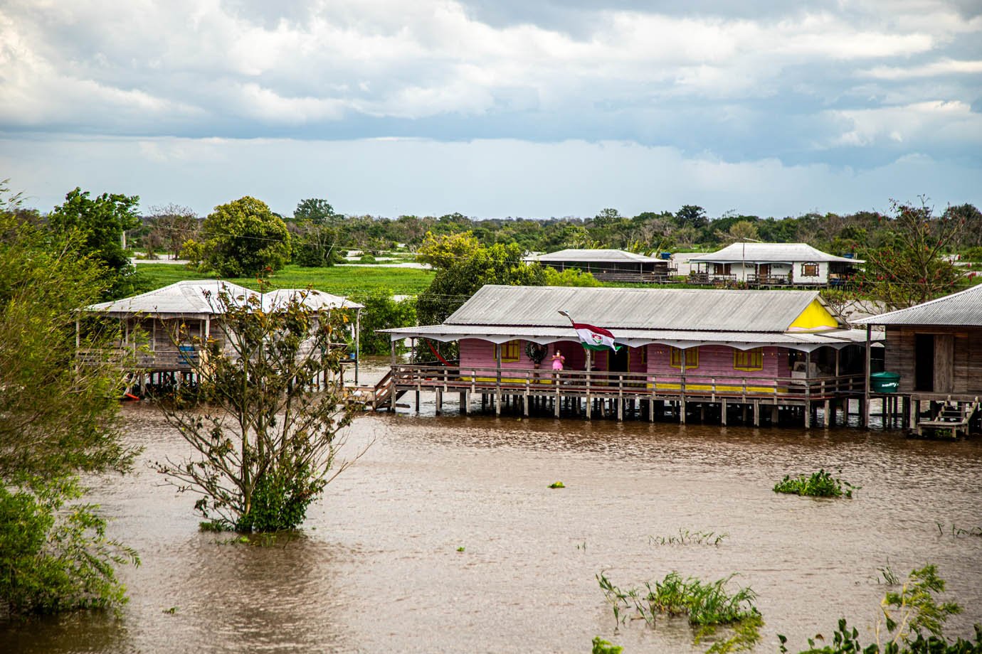 Rio Amazonas - ribeirinhas - ribeirinhos - moradia - casas palafitas - amazonia - 

Foto: Leandro Fonseca
Data: 02/07/2025