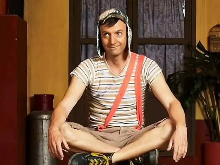 Pablo Cruz Guerrero vive o personagem mais famoso de Bolaños no seriado do HBO Max (Chesperito/ Divulgação/ HBO Max)