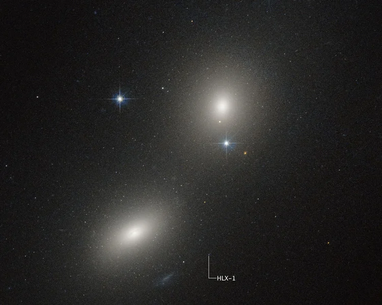 Tudo indica que ele pertence a uma classe rara de buracos negros, de classe intermediária (NASA/Divulgação)