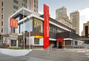 Imagem referente à matéria: McDonald’s: ele começou vendendo máquinas de milk-shake e virou um magnata do fast food