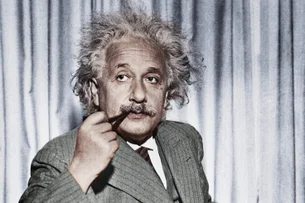 Por que Albert Einstein não usava meias, colecionava bitucas de cigarro e não tinha guarda-chuva?