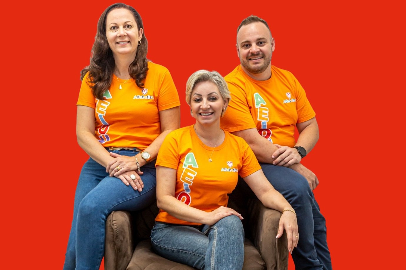 Ana Paula Silva, Jerônimo Silva e Anaxara Kazmierczak de Andrade, fundadores da Alfabetizei