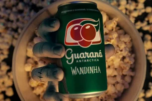 Imagem referente à matéria: Lembra do ‘Pipoca com Guaraná’? Jingle volta em campanha com Netflix e Wandinha; assista