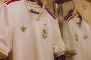 Imagem referente à matéria: Flamengo lança novo uniforme para a temporada 2025, com pegada retrô; veja os preços