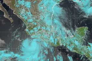 Imagem referente à matéria: Tempestade Flossie se transforma em furacão perto da costa do México; vídeos