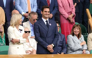 Imagem referente à matéria: Por que alguns convidados usam gravata para assistir aos jogos de Wimbledon?
