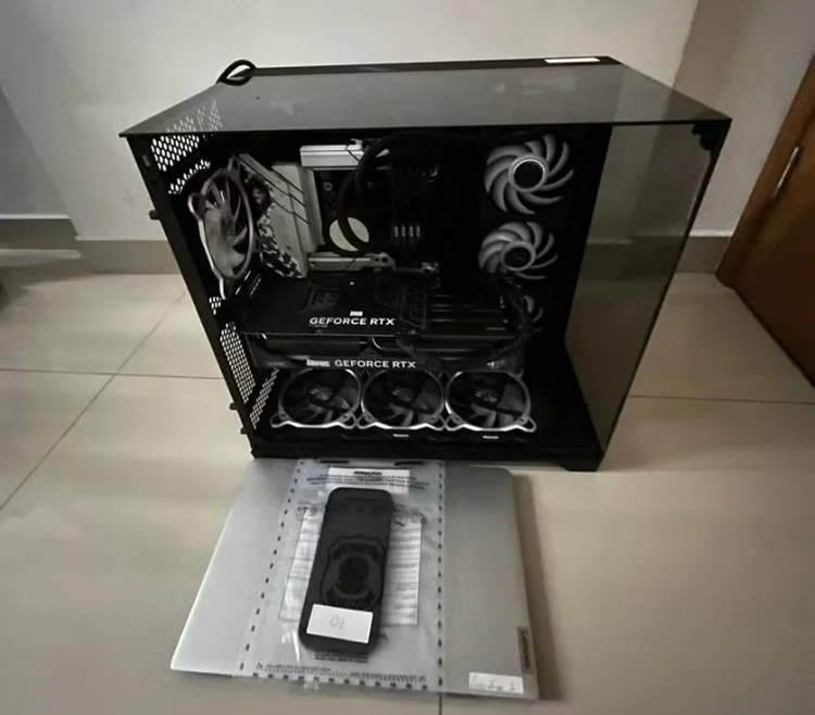 Equipamentos apreendidos em operação da PF contra fraudes do Enem 2024  (Reprodução/PF)