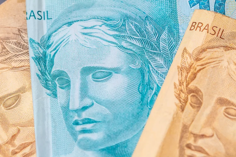 Kinea: gestora reduziu exposição ao ouro, citando aumento da volatilidade gerada por fluxos especulativos de pessoa física e o diferencial elevado de juros no Brasil. (rafastockbr/Freepik)