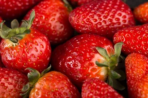 Morango do amor — e caro: preço da fruta dobra e chega a R$ 48 em São Paulo