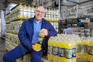 Imagem referente à matéria: Fabricante do refrigerante catarinense Max Laranjinha completa 100 anos e amplia linha de bebidas