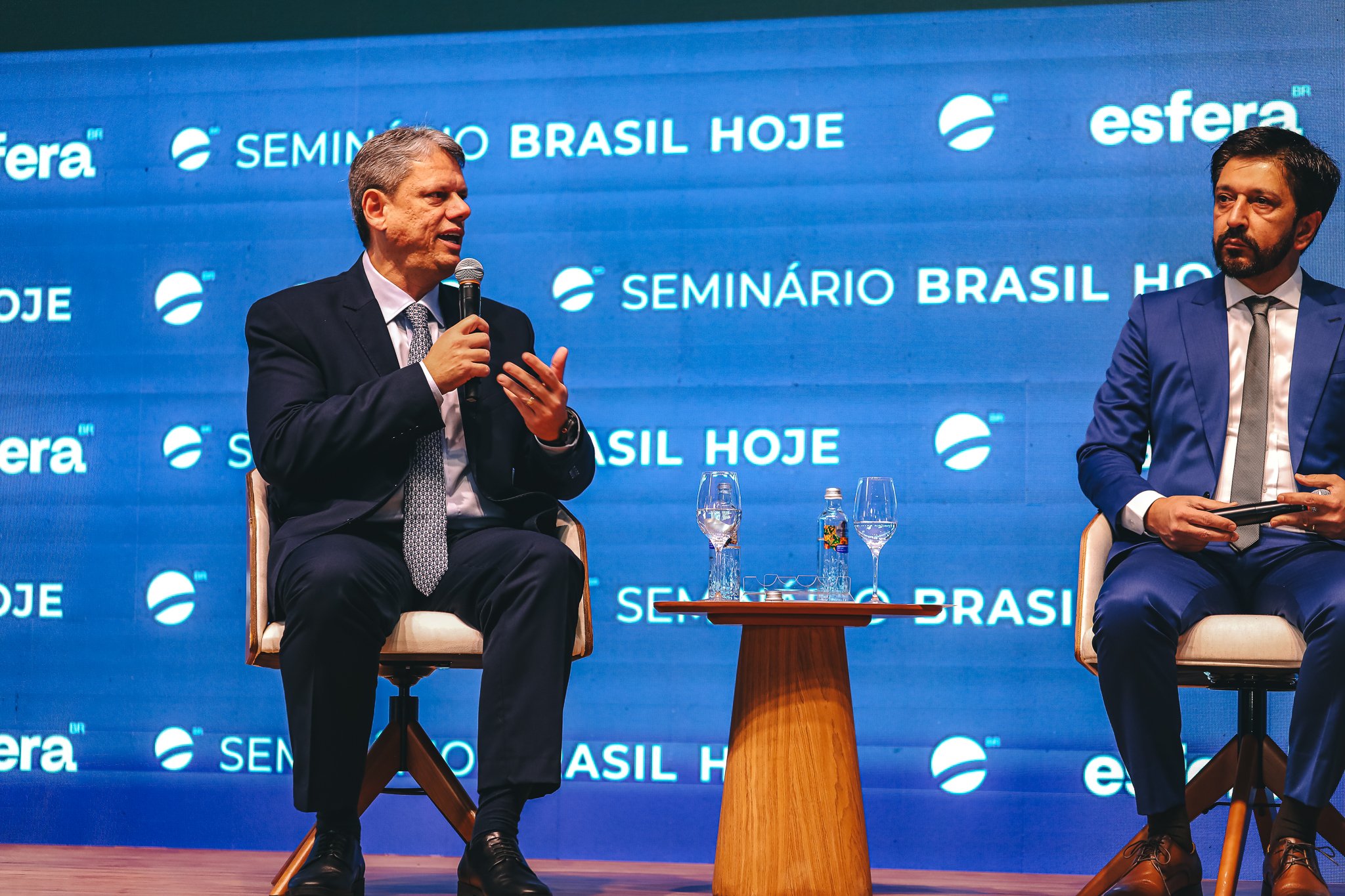 'O Brasil precisa fazer 40 anos em 4', diz Tarcísio sobre prioridades para próximo governo