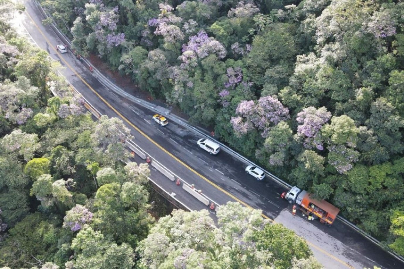 Com investimento milionário, Lote Litoral já recupera 34 km de rodovias e prevê obras até 2027