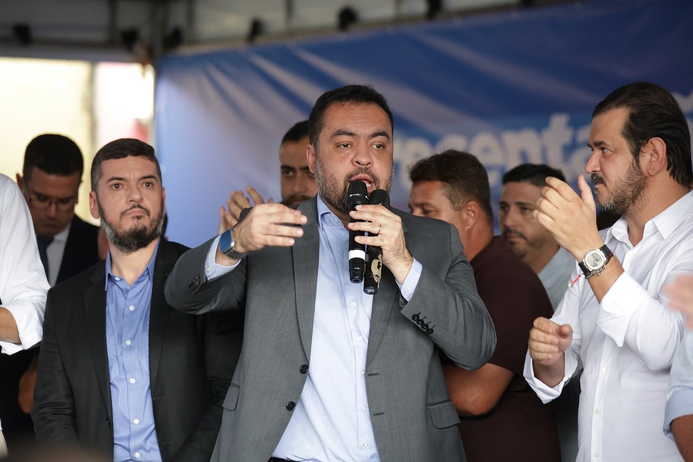 Avaliação negativa de Castro sobe e atinge 41,3%, diz pesquisa Futura