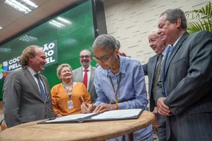 Governo federal e CNI selam acordo para fortalecer licenciamento ambiental no país