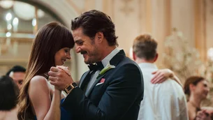'Amores Materialistas', com Pedro Pascal e Dakota Johnson, chega ao streaming; saiba como assistir