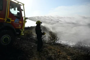 Imagem referente à matéria: França e Itália combatem grandes incêndios durante onda de calor na Europa
