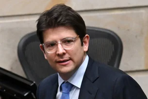 Miguel Uribe, candidato assassinado na Colômbia, liderava pesquisas mesmo internado no hospital