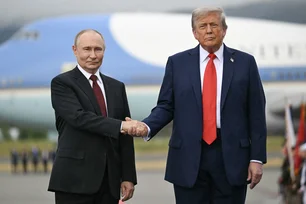 Imagem referente à matéria: Trump confirma intenção de falar com Putin após encontros com Zelensky e líderes europeus