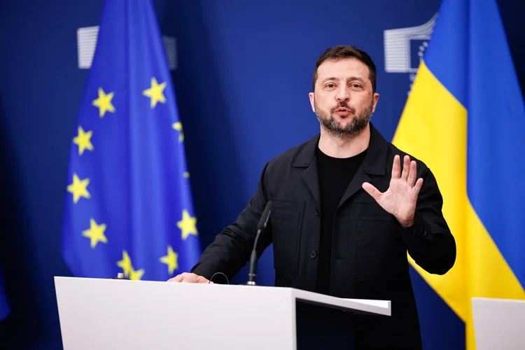 Volodymyr Zelensky, presidente da Ucrânia, durante entrevista coletiva em 17 de agosto (Simon Wohlfahrt/AFP)