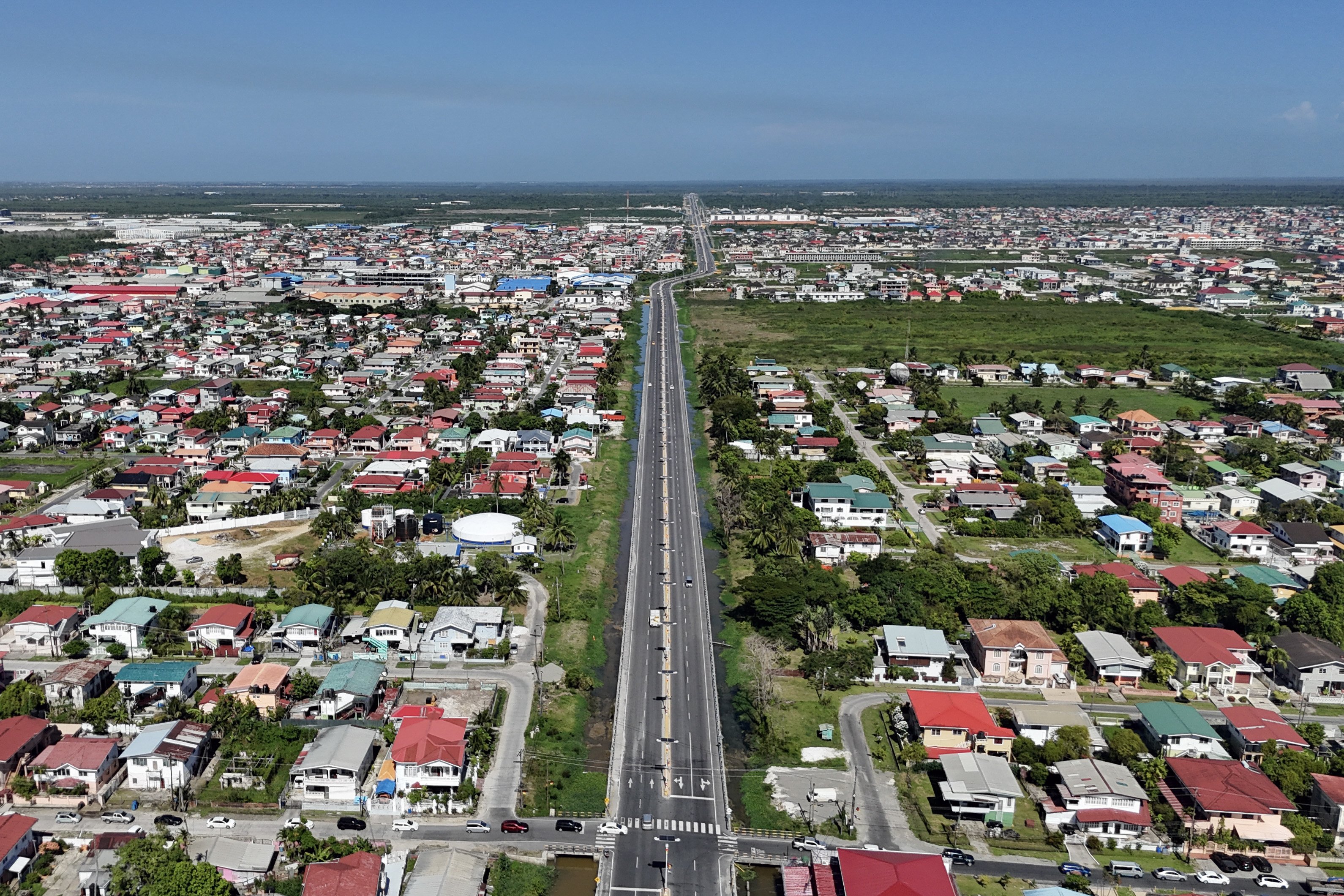 Guyana ofrece pagos a todos los ciudadanos para 'dividir la riqueza' del petróleo