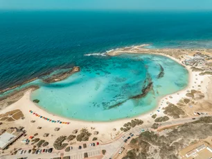 Imagem referente à matéria: 'Ilha Feliz' no Caribe quase dobra número de turistas brasileiros: o segredo por trás dessa ascensão