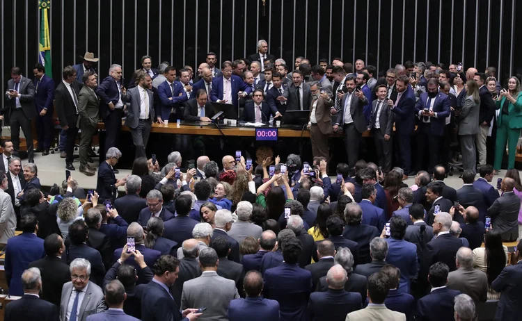 Plenário da Câmara dos Deputados: Motta sentou na cadeira às 22h21 e começou a discursar 11 minutos depois. O clima de animosidade era intenso até que o parlamentar começou a discursar. (Bruno Spada/Câmara dos Deputados/Agência Câmara)
