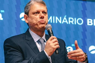 Imagem referente à matéria: Brasil precisa saber conversar com Estados Unidos e China, diz Tarcísio