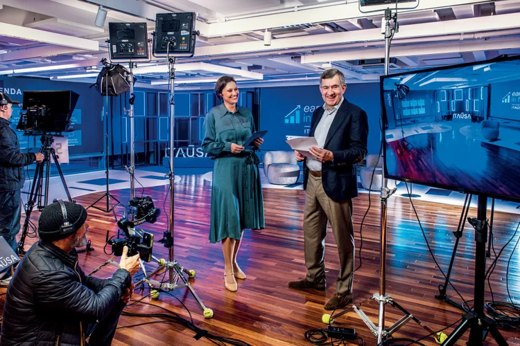 Priscila Grecco, CFO, e Alfredo Setubal, CEO: novos formatos  de comunicação para chegar ao acionista pessoa física (Germano Lüders/Exame)