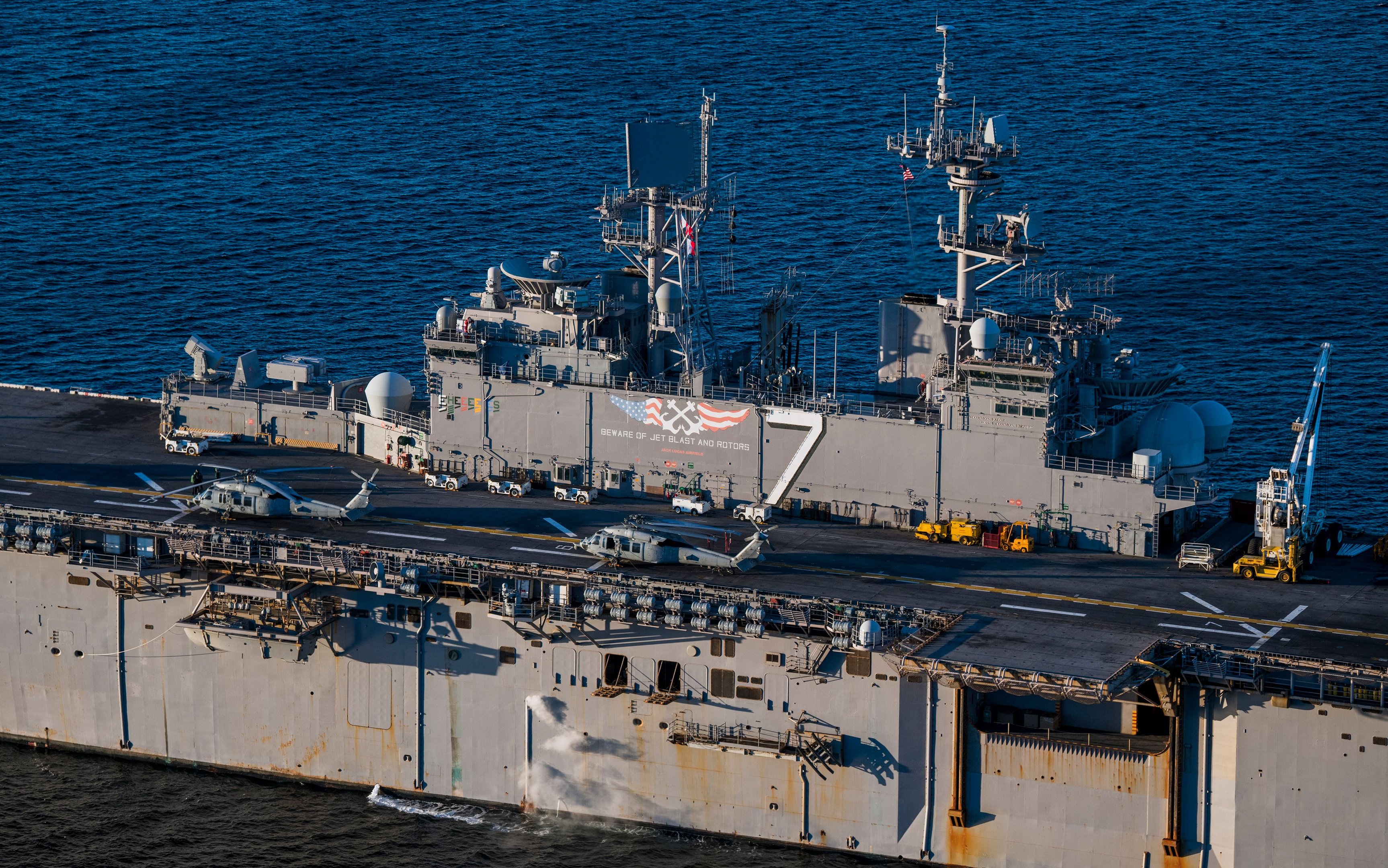 EUA suspende operação naval no Caribe após risco de furacão