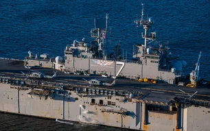 Imagem referente à matéria: EUA suspende operação naval no Caribe após risco de furacão
