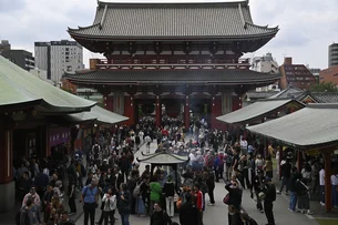 Japão bate recorde em queda populacional e fica abaixo de 700 mil nascimentos em 2024