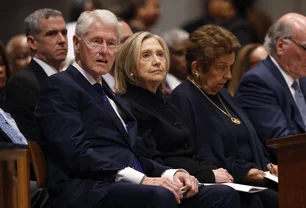 Imagem referente à matéria: Caso Epstein: Bill e Hillary Clinton são intimados a depor no Congresso dos EUA