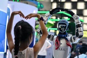Imagem referente à matéria: China aposta em IA para crianças de 6 anos; plano mira liderança tecnológica até 2049