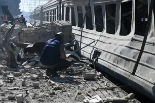 Imagem referente à matéria: Bombardeios russos deixam um morto e vários feridos em ferrovia no leste da Ucrânia