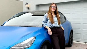 Imagem referente à matéria: Filha de mecânico, ela fez do amor por carros uma empresa milionária que vai crescer 75% em 2025