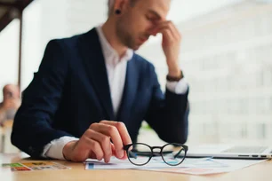 Imagem referente à matéria: Recorde de saídas de CEOs expõe urgência de preparar líderes para um mercado em transformação