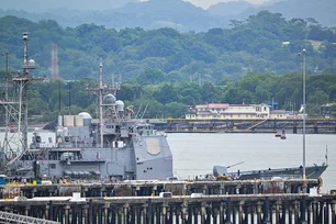 Imagem referente à matéria: Navio de guerra americano entra no Canal do Panamá rumo ao Caribe