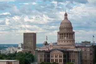 Imagem referente à matéria: Democratas deixam Texas para bloquear manobra republicana que redistribui distritos eleitorais