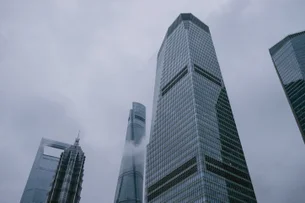 Quais tipos de seguros podem reduzir os prejuízos das mudanças climáticas nas empresas?