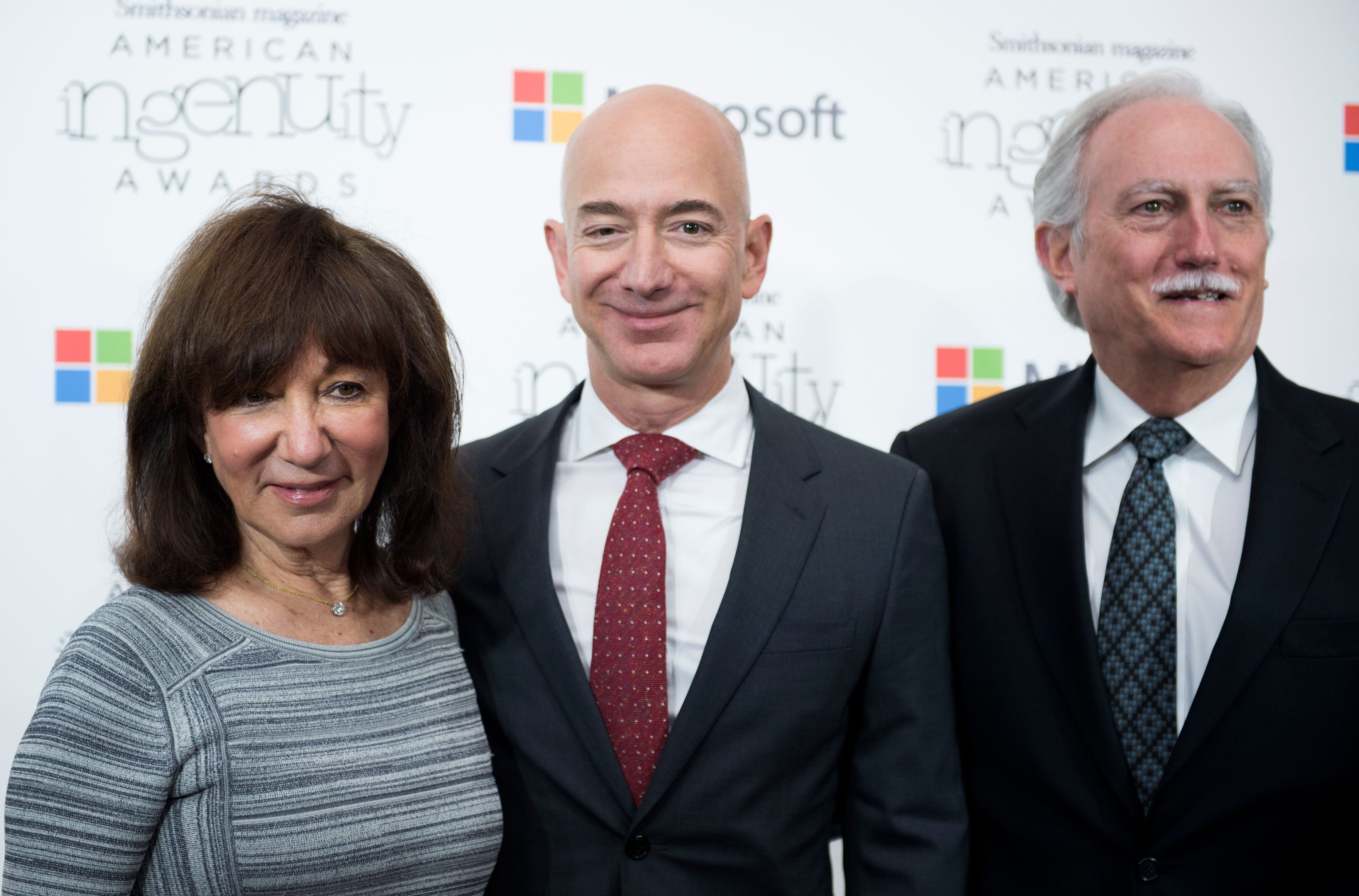 Jackie Bezos, mãe de Jeff Bezos e investidora da Amazon, morre aos 78 anos